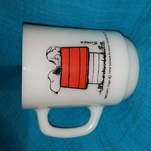 *Vintage*Anchor Hocking Milk Glass Snoopy "I Think I'm Allergic to Morning!" Mug
